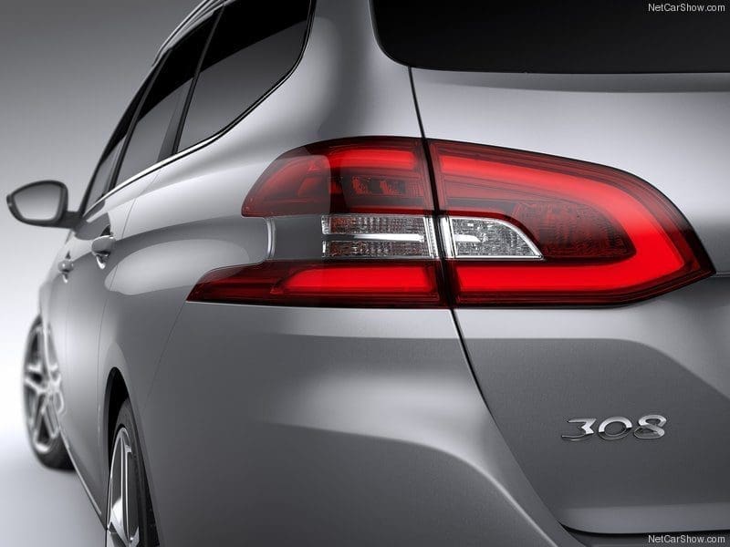 Peugeot-308_SW_2014_800x600_wallpaper_101